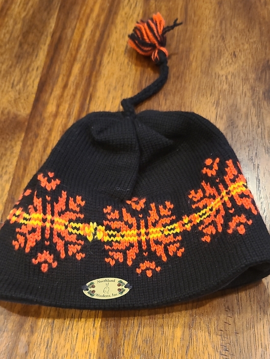 Northland Woolens Accessories - NORTHLAND WOOLENS Black/orange Wool Hat Tassel